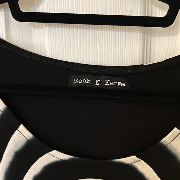 Split back Top - Picture 3 of 12